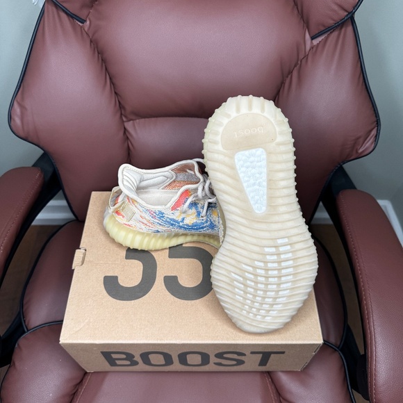 YEEZY 350 V2 Mx Oat